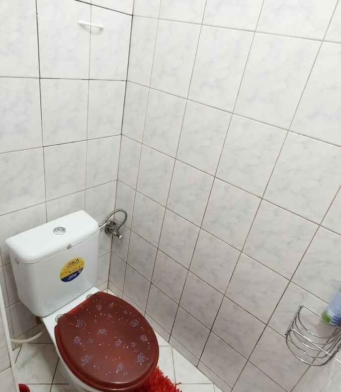 678